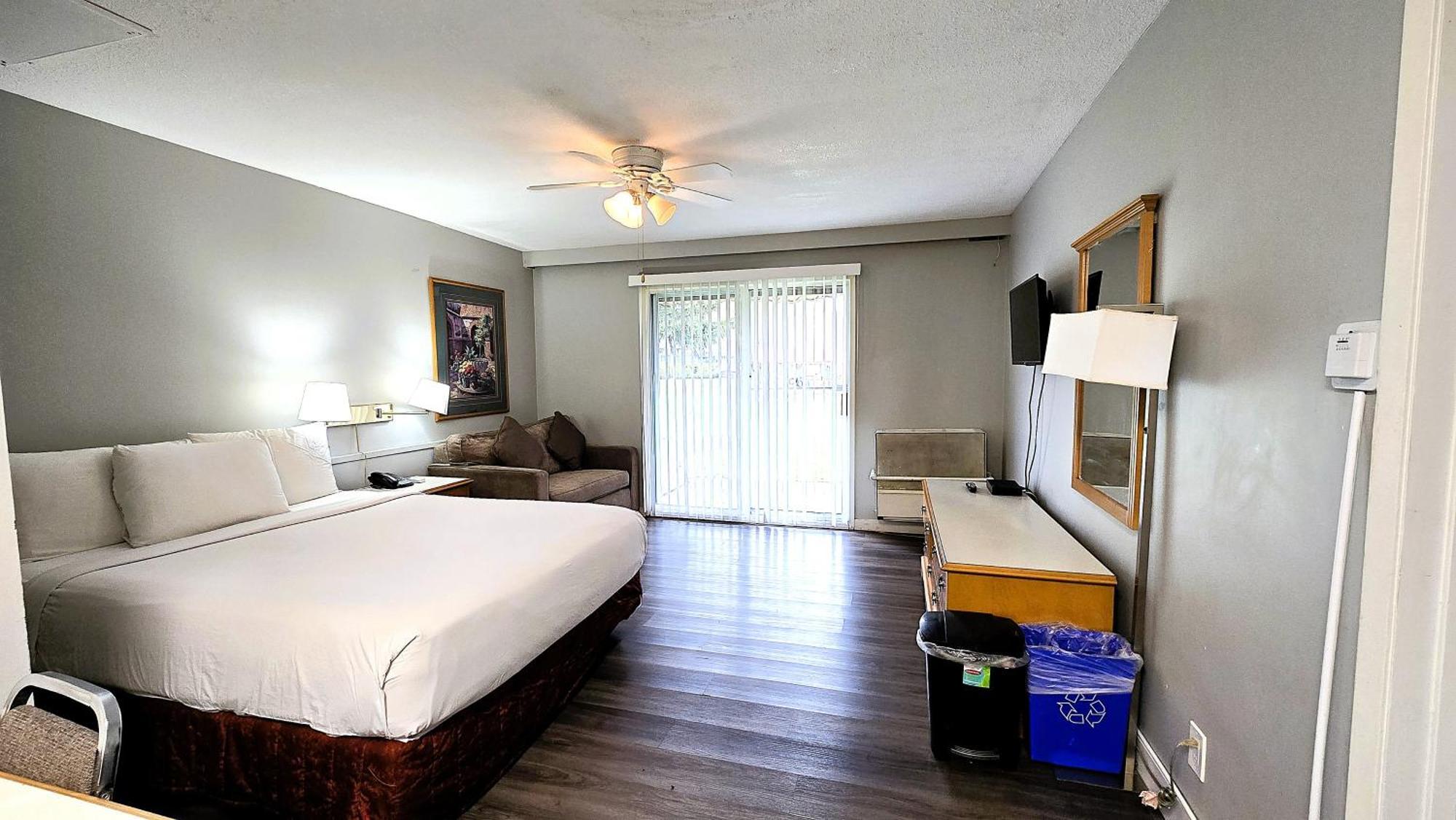 Okanagan Seasons Resort Келоуна Екстериор снимка